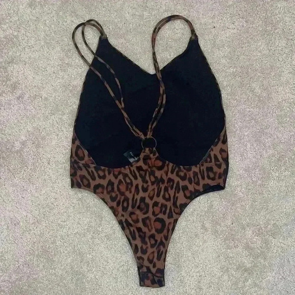 Kendall & Kylie High cut one piece cheetah print NWOT - Picture 4 of 4